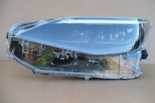 Laden Sie das Bild in den Galerie-Viewer, Frontscheinwerfer Toyota Yaris Cross 81185-0DP70 LED Links Headlight SCH1049144427rn
