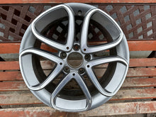 Laden Sie das Bild in den Galerie-Viewer, 1x Alufelge 17 Zoll 7.5&quot; 5x112 52,5ET A2464010302 Mercedes-Benz W246 Rim Wheel