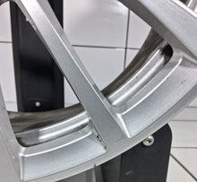 Load image into Gallery viewer, 1x Alufelge 18 Zoll 8.0" 5x112 30ET Glanz Silber 6861224 BMW G30 Rim Wheel FEL4890294056vn