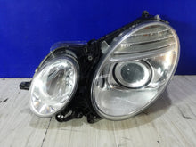 Laden Sie das Bild in den Galerie-Viewer, Frontscheinwerfer Mercedes-Benz W211 Bi-Xenon Links Scheinwerfer Headlight SCH1186093529ms