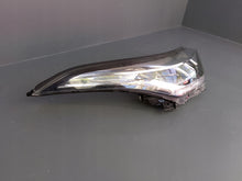 Laden Sie das Bild in den Galerie-Viewer, Frontscheinwerfer Toyota Chr 81110-F4180-00 Rechts Scheinwerfer Headlight SCH2399596370bz