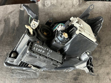 Load image into Gallery viewer, Frontscheinwerfer Toyota Avensis Xenon Rechts Scheinwerfer Headlight SCH4732946148je