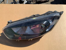 Laden Sie das Bild in den Galerie-Viewer, Frontscheinwerfer Ford Transit Courier ET7613W030-CK Links Headlight SCH1255672470xn