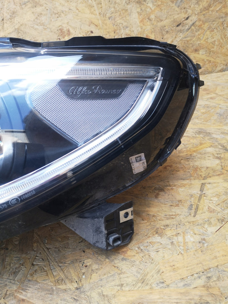 Frontscheinwerfer Alfa Romeo Stelvio 50559300 Links Scheinwerfer Headlight SCH4122922764qx