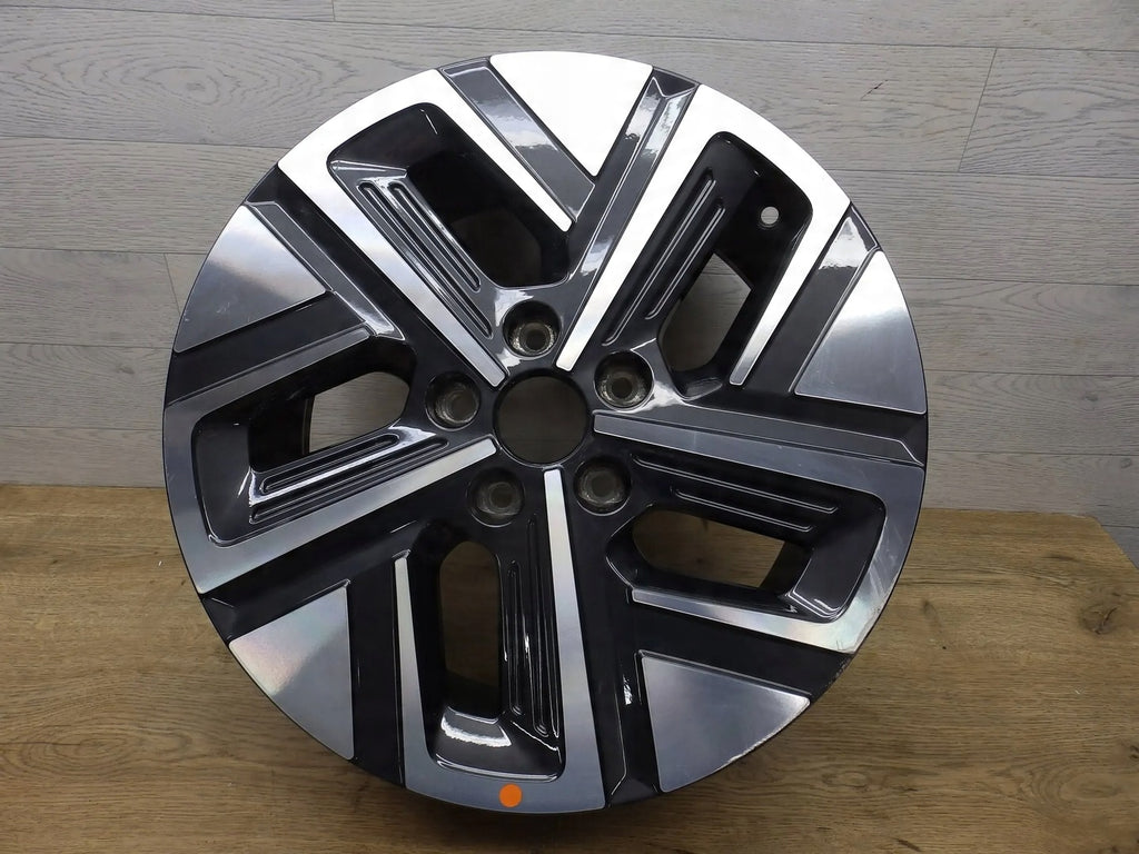1x Alufelge 17 Zoll 7.0" 5x114.3 50ET Glanz Graphit 52910-DD100 Hyundai Kona Mg