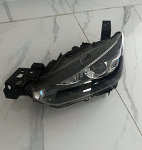 Laden Sie das Bild in den Galerie-Viewer, Frontscheinwerfer Mazda Cx3 D10E-51040 Links Scheinwerfer Headlight