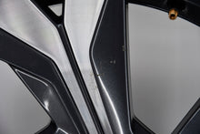 Load image into Gallery viewer, 1x Alufelge 18 Zoll 7.0&quot; 5x114.3 35ET Glanz Grau 403005075 Mg Captur Ii