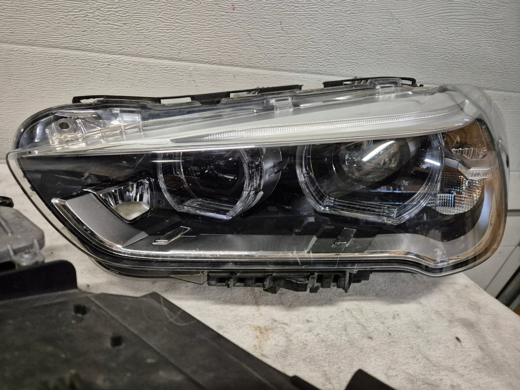 Frontscheinwerfer BMW X1 F48 7472219 7472220 Ein Satz Scheinwerfer Headlight SCH6899003042su