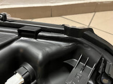 Laden Sie das Bild in den Galerie-Viewer, Frontscheinwerfer Toyota Yaris Cross 0D-310 LED Ein Stück (Rechts oder Links)