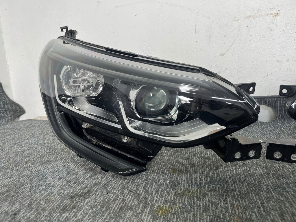 Frontscheinwerfer Renault Megane IV 260108478R 260602792R LED Ein Satz Headlight SCH7477037082rr
