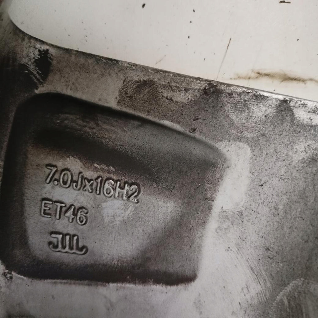 1x Alufelge 16 Zoll 7.0" 5x100 46ET Glanz Silber 6V0601025B Skoda Fabia Iii FEL8641792122xt