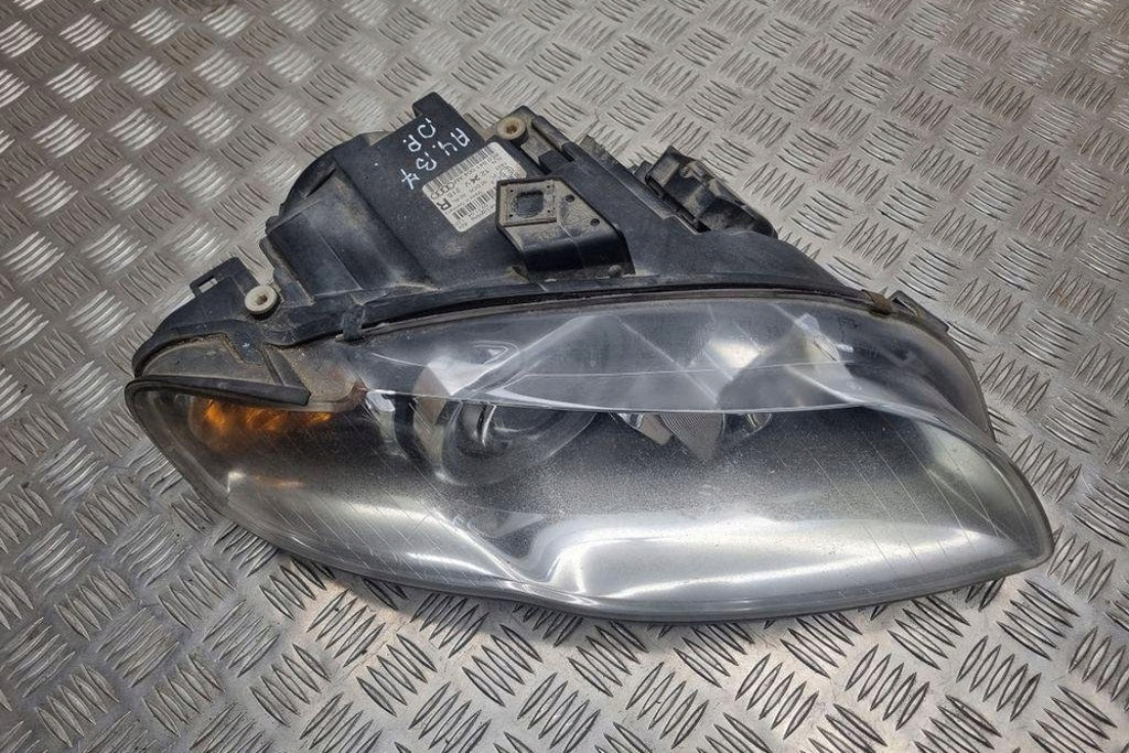 Frontscheinwerfer Audi A4 8E0941004 Xenon Ein Stück (Rechts oder Links)