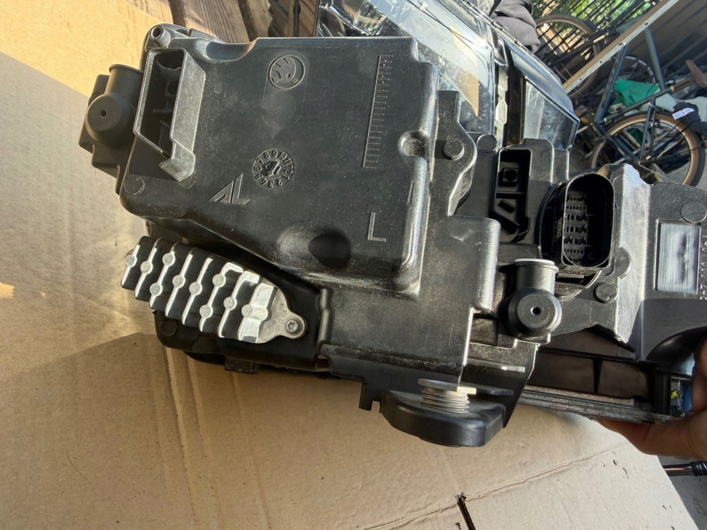 Frontscheinwerfer Skoda Octavia I 030110423106 LE15A63695E1941015F Links SCH1806087148bp