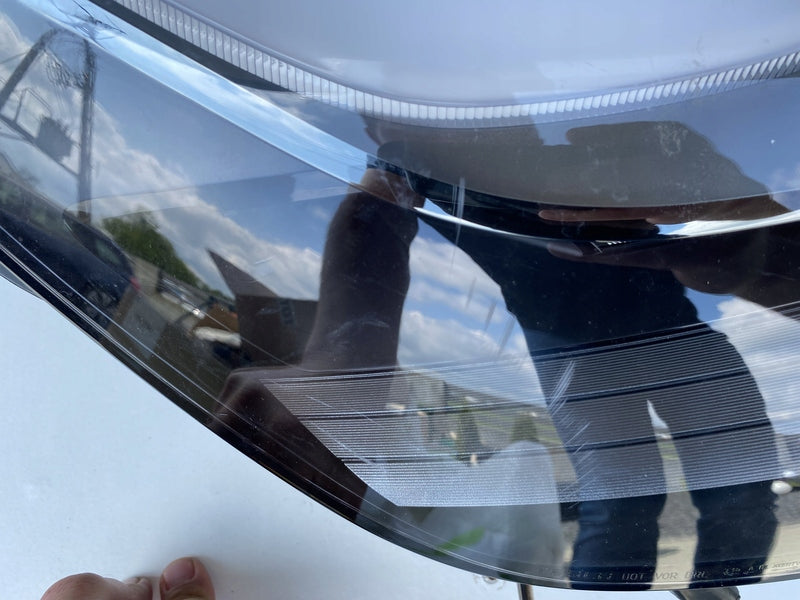 Frontscheinwerfer Tesla Model Y 1110796-00-D Ein Stück (Rechts oder Links)