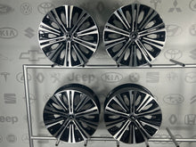 Laden Sie das Bild in den Galerie-Viewer, 4x Alufelge 18 Zoll 7.5&quot; 5x112 49ET Glanz Schwarz A1774013300 Mercedes-Benz W177