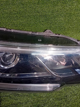 Laden Sie das Bild in den Galerie-Viewer, Frontscheinwerfer Honda Cr-V IV CSC27336 FALSE Scheinwerfer Headlight SCH8649700140rg