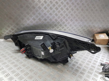 Laden Sie das Bild in den Galerie-Viewer, Frontscheinwerfer Ford Focus JX7B-13E014-AE JX7B13E014AE FULL LED Rechts