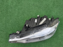Laden Sie das Bild in den Galerie-Viewer, Frontscheinwerfer BMW 3 F30 F31 Bi-Xenon Ein Stück (Rechts oder Links) Headlight SCH5543893067tn