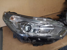 Laden Sie das Bild in den Galerie-Viewer, Frontscheinwerfer Ford Galaxy EM2B-13W029-AF EM2B-13W030-AF Rechts oder Links