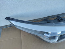 Laden Sie das Bild in den Galerie-Viewer, Frontscheinwerfer Kia Ceed 92102-12220 Rechts Scheinwerfer Headlight SCH4991773440rv