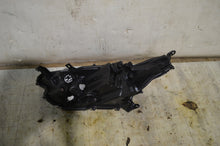 Laden Sie das Bild in den Galerie-Viewer, Frontscheinwerfer Toyota Yaris Rechts Scheinwerfer Headlight SCH4271438731br