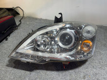 Laden Sie das Bild in den Galerie-Viewer, Frontscheinwerfer Mercedes-Benz Viano W639 Vito A6398202861 Links Headlight SCH6681489188oz