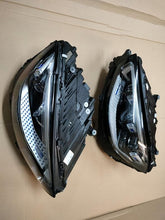 Laden Sie das Bild in den Galerie-Viewer, Frontscheinwerfer Mercedes-Benz W223 A2239068305 Ein Stück (Rechts oder Links) SCH5975338524vf