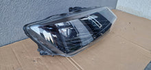 Laden Sie das Bild in den Galerie-Viewer, Frontscheinwerfer Skoda Fabia III 6V1941016B LED Rechts Scheinwerfer Headlight SCH4043440175kv