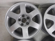 Load image into Gallery viewer, 1x Alufelge 15 Zoll 6.0&quot; 5x100 38ET Glanz Silber 6L0601025F Audi Golf Polo