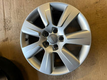Laden Sie das Bild in den Galerie-Viewer, 1x Alufelge 17 Zoll 8.0" 5x112 38ET Glanz Silber 4F0601025BM Audi Rim Wheel FEL1059463318ke
