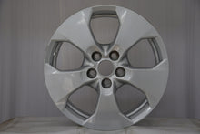 Laden Sie das Bild in den Galerie-Viewer, 1x Alufelge 17 Zoll 7.0&quot; 5x114.3 35ET PW457-48000 Toyota Rim Wheel