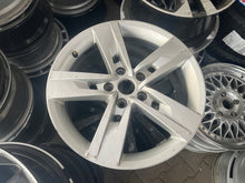 Load image into Gallery viewer, 1x Alufelge 17 Zoll 7.0" 5x112 49ET Glanz Silber 5F0601025 Seat Leon Rim Wheel FEL5479205060ni