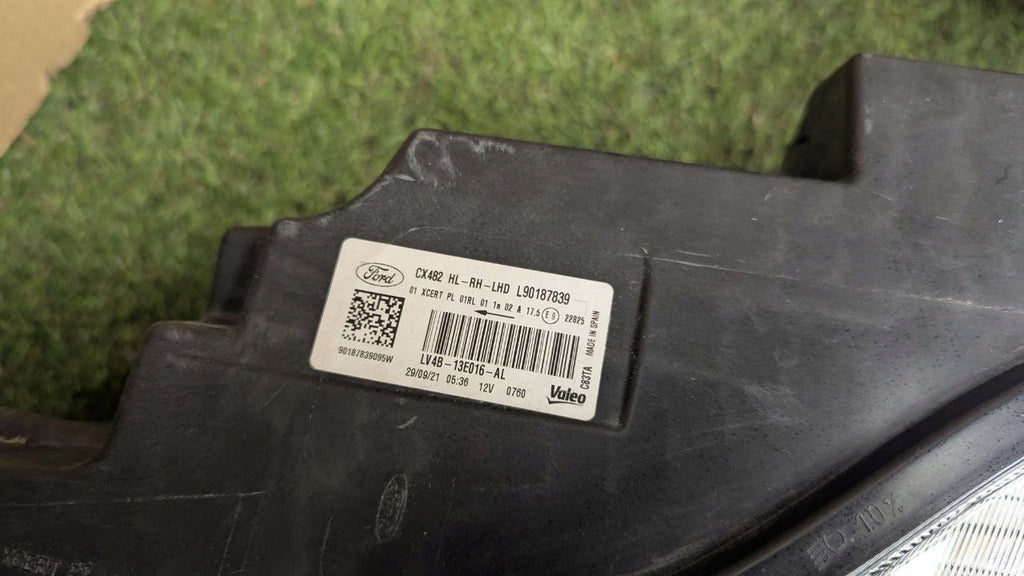 Frontscheinwerfer Ford Kuga LV4B-13E017-AL LV4B-13E016-AL Ein Satz Headlight SCH3751725638ke