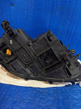 Laden Sie das Bild in den Galerie-Viewer, Frontscheinwerfer VW Tiguan 5NB941035D Links Scheinwerfer Headlight SCH7292296575kg
