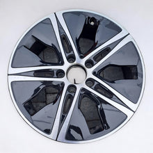 Laden Sie das Bild in den Galerie-Viewer, 1x Alufelge 17 Zoll 7.0&quot; 5x112 A2054019000 Mercedes-Benz C205 Rim Wheel