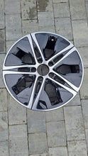 Laden Sie das Bild in den Galerie-Viewer, 1x Alufelge 17 Zoll 7.0&quot; 5x112 A2054019000 Mercedes-Benz C205 Rim Wheel