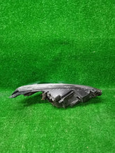 Laden Sie das Bild in den Galerie-Viewer, Frontscheinwerfer Mazda II K2442-51040 Links Scheinwerfer Headlight
