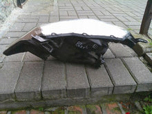 Laden Sie das Bild in den Galerie-Viewer, Frontscheinwerfer Toyota Yaris Rechts Scheinwerfer Headlight