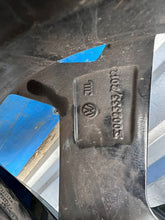 Load image into Gallery viewer, 1x Alufelge 18 Zoll Glanz 3G0601025BG VW Passat B8 Rim Wheel FEL7938540553po