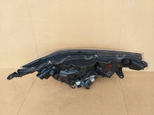Laden Sie das Bild in den Galerie-Viewer, Frontscheinwerfer Toyota V W4043 LED Ein Stück (Rechts oder Links) Headlight