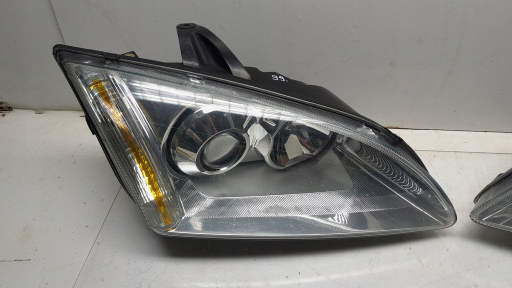 Frontscheinwerfer Ford Focus 4M51-13K060-AA Rechts Scheinwerfer Headlight