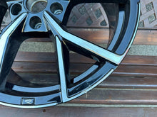 Laden Sie das Bild in den Galerie-Viewer, 1x Alufelge 19 Zoll 8.0" 5x112 44ET Glanz Schwarz 2GA601025AQ VW T-Roc Rim Wheel FEL8817237626rx
