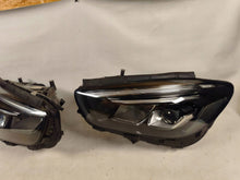 Laden Sie das Bild in den Galerie-Viewer, Frontscheinwerfer Mercedes-Benz W247 A2479062603 Ein Satz Scheinwerfer Headlight SCH1456634829ry
