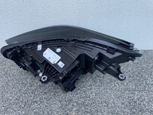 Laden Sie das Bild in den Galerie-Viewer, Frontscheinwerfer BMW 5A64424 Rechts Scheinwerfer Headlight SCH3701131946rb