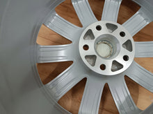 Laden Sie das Bild in den Galerie-Viewer, 1x Alufelge 17 Zoll 7.0&quot; 5x112 37ET 3U0601025D Skoda Rim Wheel