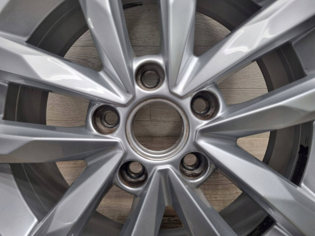 1x Alufelge 16 Zoll 6.5" 5x112 48ET Glanz Silber 5TA601025 VW Touran Rim Wheel FEL8905228640ht