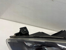 Laden Sie das Bild in den Galerie-Viewer, Frontscheinwerfer Mazda II Links Scheinwerfer Headlight