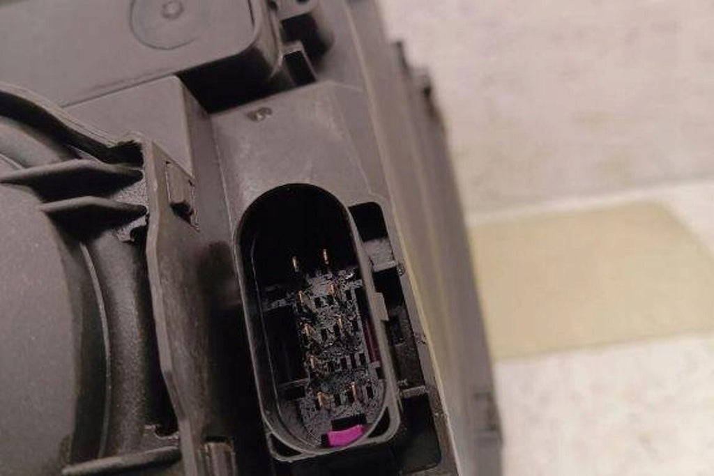 Frontscheinwerfer Audi A4 8E0941003AJ Ein Stück (Rechts oder Links) Headlight