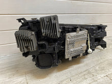 Laden Sie das Bild in den Galerie-Viewer, Frontscheinwerfer BMW IX I20 5A3CE93-04 Links Scheinwerfer Headlight