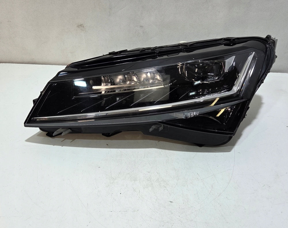 Frontscheinwerfer Skoda Superb III 3V1941015D LED Ein Stück (Rechts oder Links)